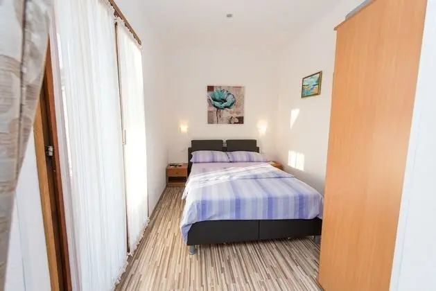 A4 Cozy Apartment w big Garden, Balcony & Grill