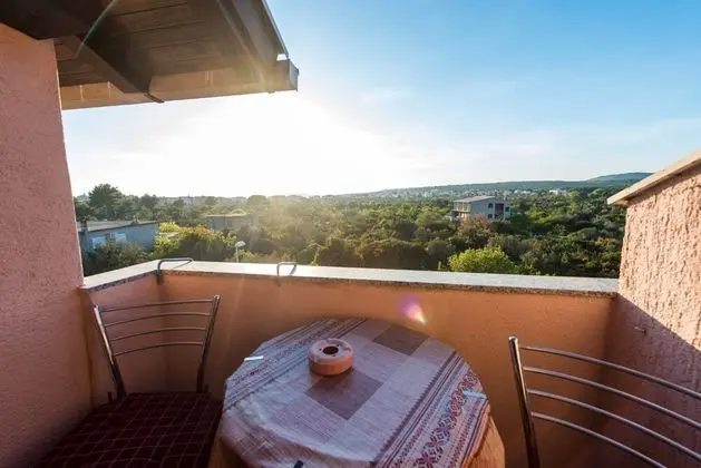 A4 Cozy Apartment w big Garden, Balcony & Grill