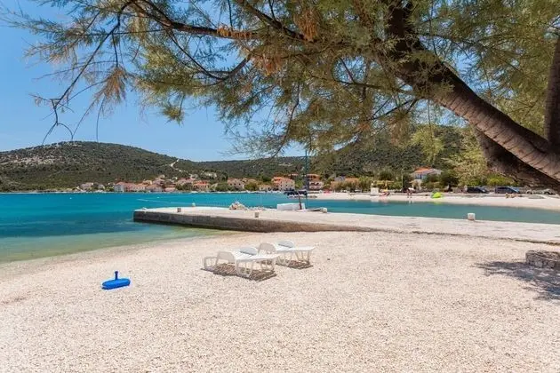 A4 - Modern apt w. Terrace, 3 min Walk to Beach - Havuz