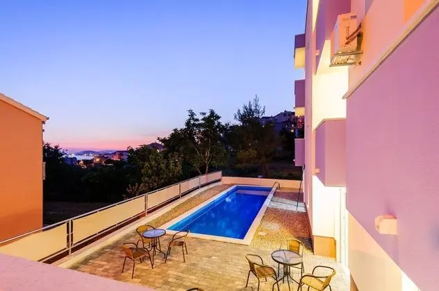 A4 - Spacious apt With the sea View & use of Pool