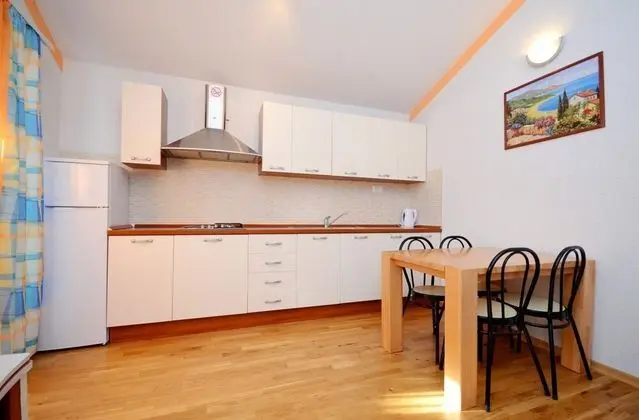 A5 - apt With 2 Balconies, 5 min Walking to Beach - Mutfak