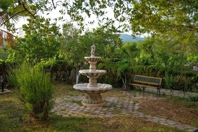 A5 Cozy Apt. With big Garden, Balcony & Grill - Dış Mekan