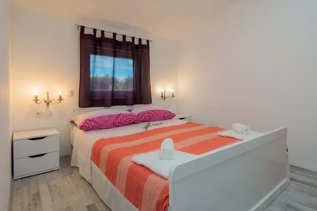 A8 - Modern apt With Terrace, 3 min Walk to Beach - Oda
