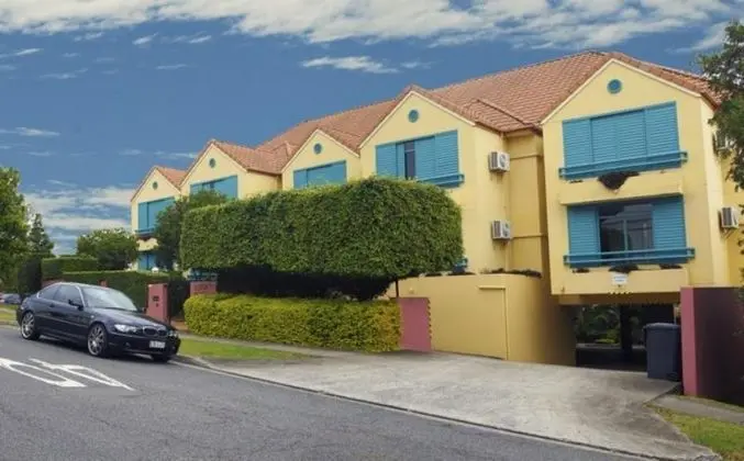 AAA Airport Albion Manor Apartments and Motel