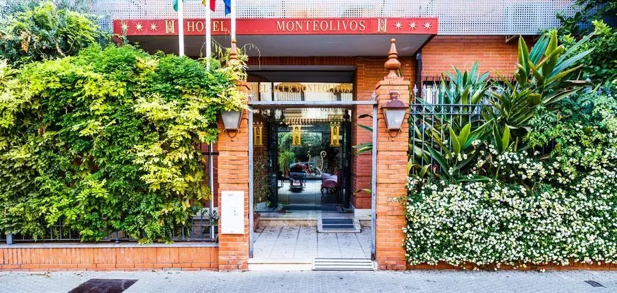 AACR Monteolivos Hotel