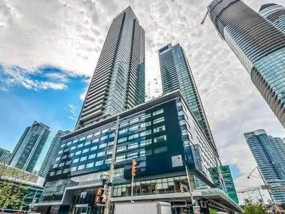 Aaira Suites at 65 Bremner Blvd - Dış Mekan