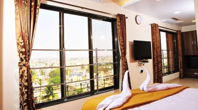 Aakash Hotel