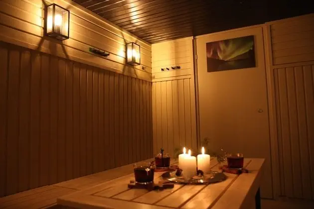 Hotel Aakenus - Havuz