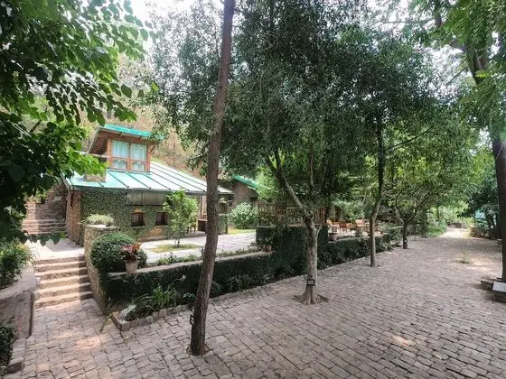 Aamod Monolith Resort Bhimtal - Lobi