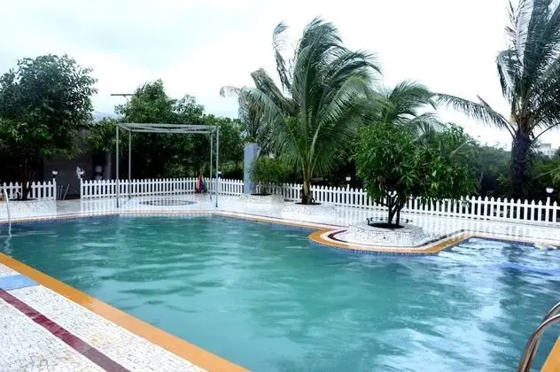 Aanandi Farm and Resort - Havuz
