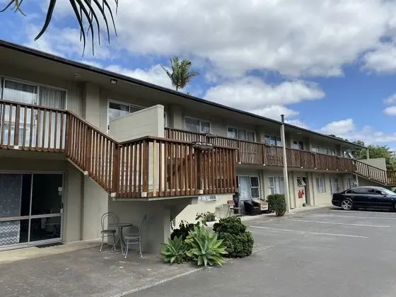 Aaron Court Motel