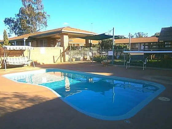 Aaron Inn Motel - Havuz