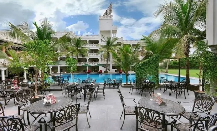 Aarya Grand Hotels & Resorts - Havuz
