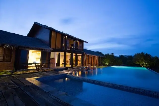 Aarya Lagoon