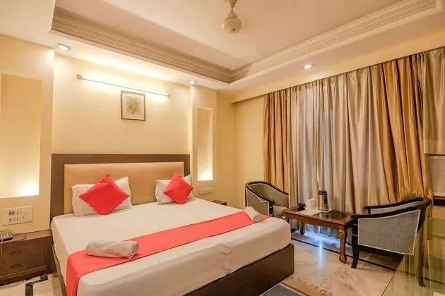 Hotel Aashish