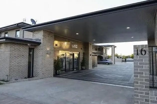 Aastro Dish Motor Inn - Dış Mekan