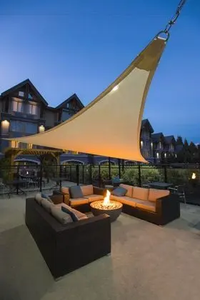 Aava Hotel Whistler - Havuz