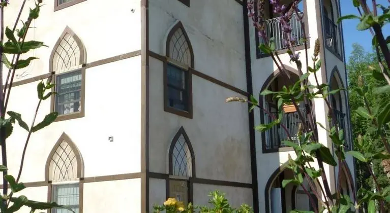 Abbey Archway Inn