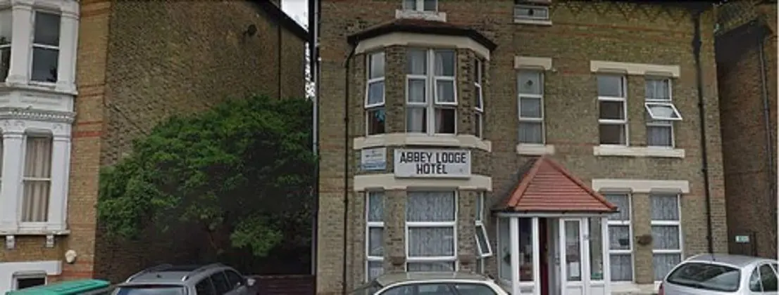Abbey Lodge Hotel - Dış Mekan