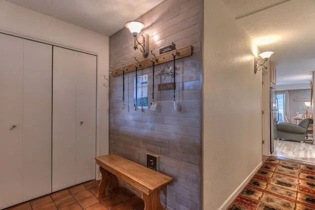 Abbot House Condo 8 - Lobi