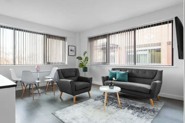 Abbott House by Flying Butler - Öne Çıkan Resim