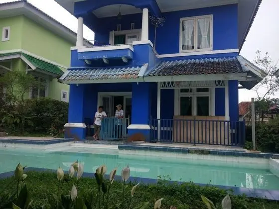 Villa Abdi Cipanas with Swimming Pool - Dış Mekan