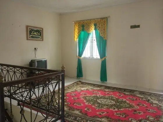 Villa Abdi Cipanas with Swimming Pool - İç Mekan