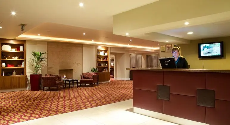 Aberdeen Airport Sure Hotel Collection by BW - Lobi