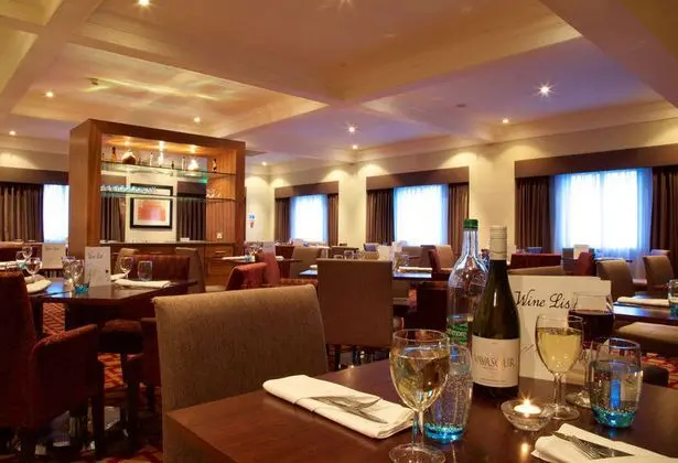 Aberdeen Airport Sure Hotel Collection by BW - Yeme / İçme