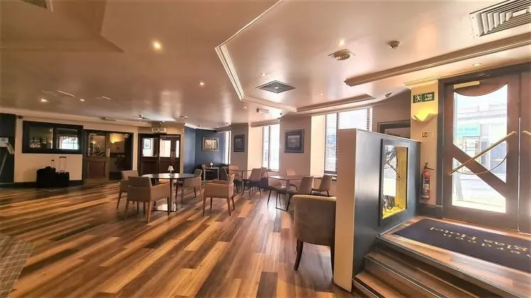 Aberdeen Douglas Hotel - Lobi