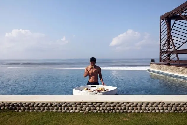 Abian Bali Beach House by The Kunci - Havuz