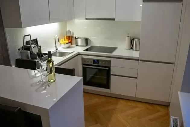 Abieshomes Serviced Apartments - Votivpark - Mutfak