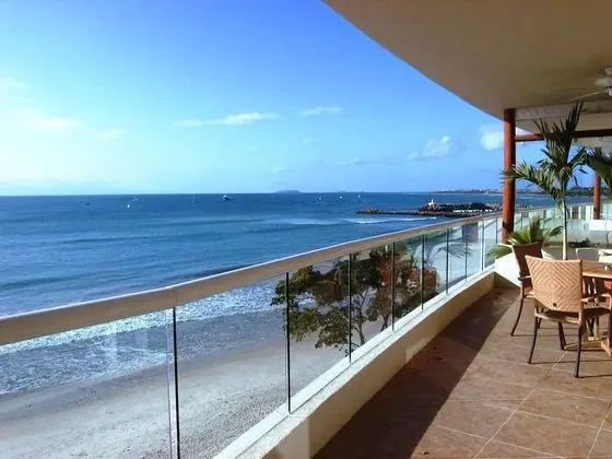 Absolute Beachfront Luxury Condo With Great Views