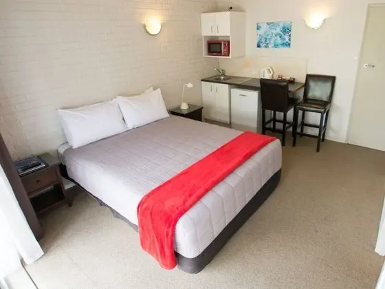 Absolute Lakeview Motel - Oda