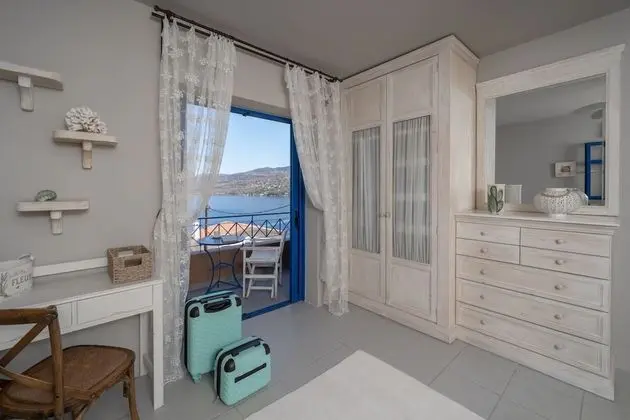 Absolute Perdika Aegina - Öne Çıkan Resim