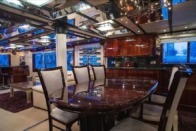 Absolute Pleasure Yacht - İç Mekan