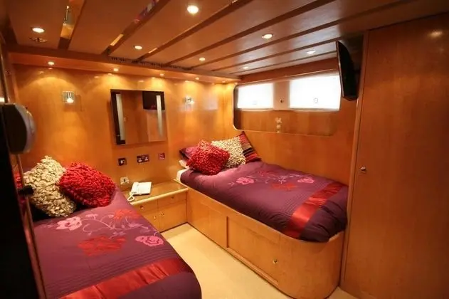 Absolute Pleasure Yacht - Oda