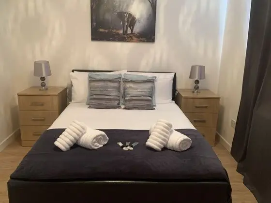 Absolute Stay in Sherwood-free Parking-east Midlands Airport-contractors-family - Oda