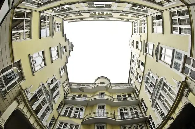 Absynt Hostel