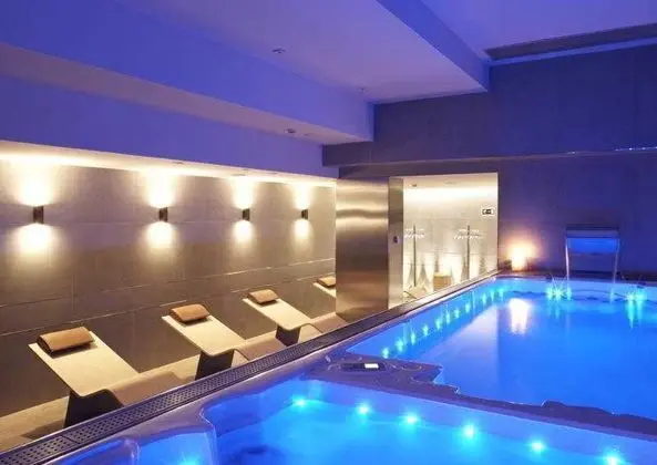 AC Hotel Baqueira Autograph Collection - Havuz