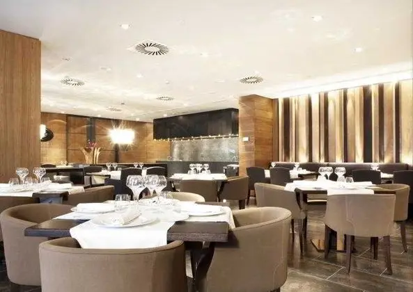 AC Hotel Baqueira Autograph Collection - Yeme / İçme