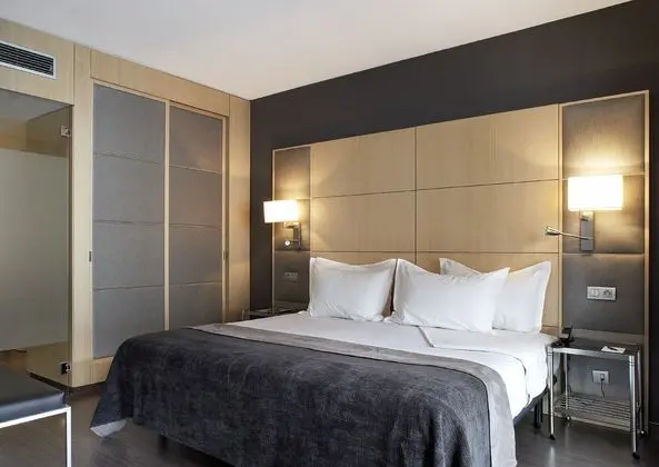 AC Barcelona Victoria Suites