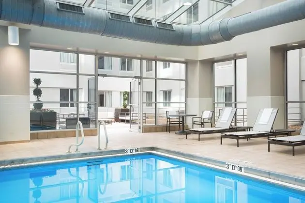 AC Hotel Chicago Downtown - Havuz