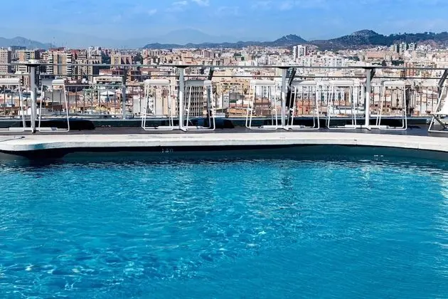 AC Hotel Málaga Palacio by Marriott - Havuz
