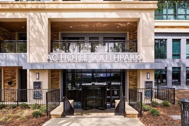 AC Hotel by Marriott Charlotte Southpark - Dış Mekan