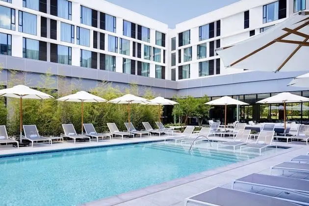 AC Hotel by Marriott Dallas by the Galleria - Havuz