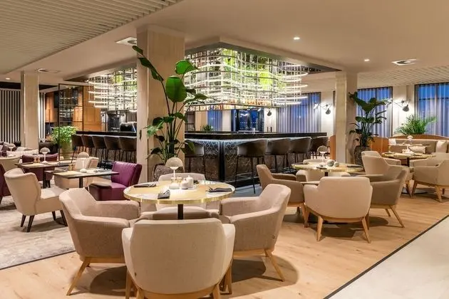 AC Hotel by Marriott Inverness - Yerinde Yemek