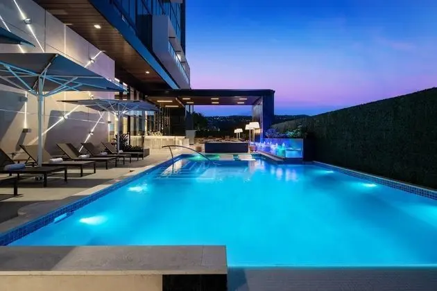 AC Hotel by Marriott Kingston, Jamaica - Havuz