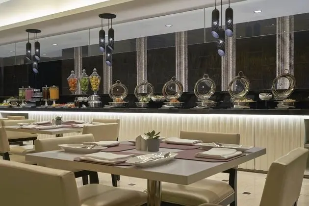AC Hotel by Marriott Kuala Lumpur - Yerinde Yemek