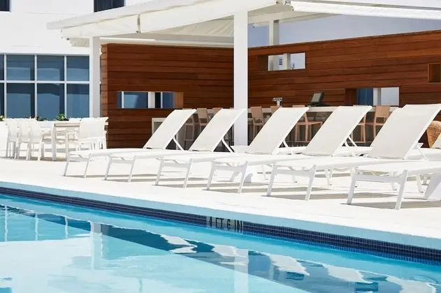 AC Hotel by Marriott Miami Aventura - Havuz